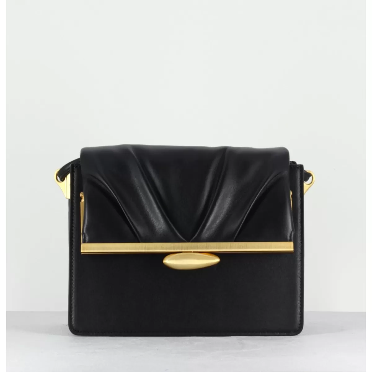 Garrice Pebble Middle Bag Black Online