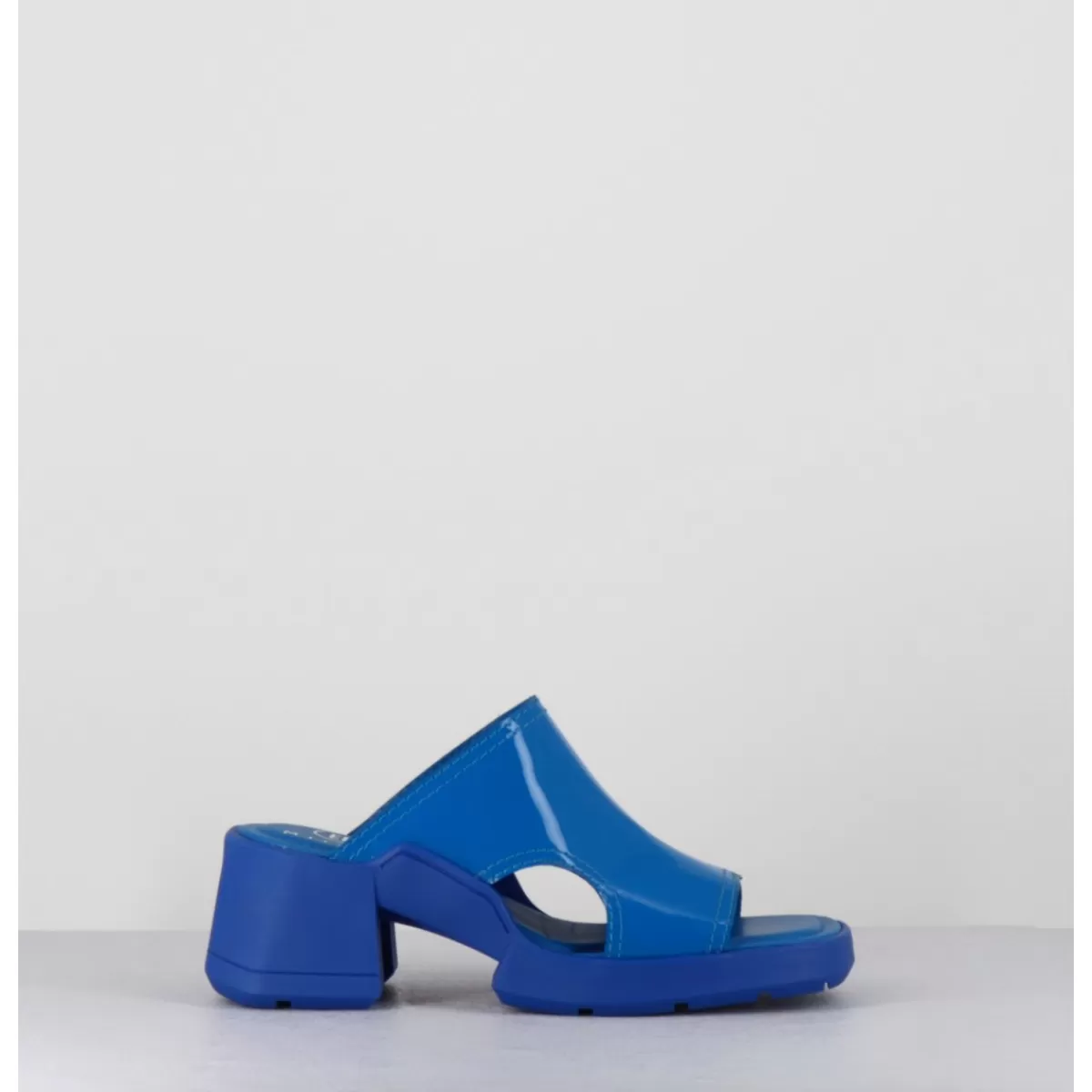 Garrice Tawny Blue Mules Hot